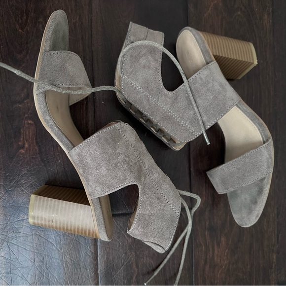 Charlotte Russe Lace Up Heels - Size 8 - Picture 2 of 3